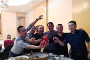 —一次饭局上的争执，揭开了中国家庭最熟悉的陌生词
