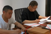 —一位律师摸着档案袋讲了23年真话