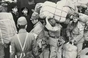 —一位市民攥着材料站在市委大门口时，最常问的一句话