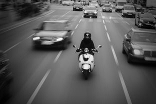 在马路上被车撞了该怎么办