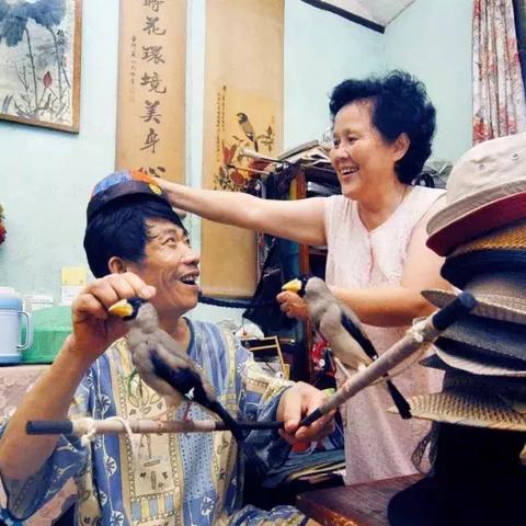 很多人在婚姻走到尽头，决定起诉离婚时，心里都会犯嘀咕，万一我起诉了，对方一直拖着，或者我自己中途又有点犹豫，这婚是不是就离不成了？这个起诉会不会放着放着就自动失效了呢？