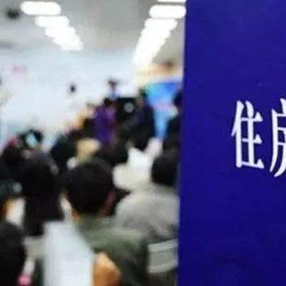 当前无逾期但近五年有一次逾期记录，贷款审批还能通过吗？