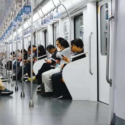 极速钱包逾期1年多，会坐牢吗？律师教你如何化解债务危机