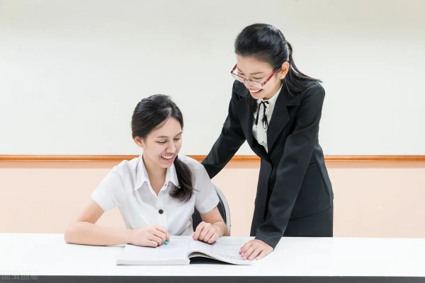辅导机构到底该不该给老师交社保？
