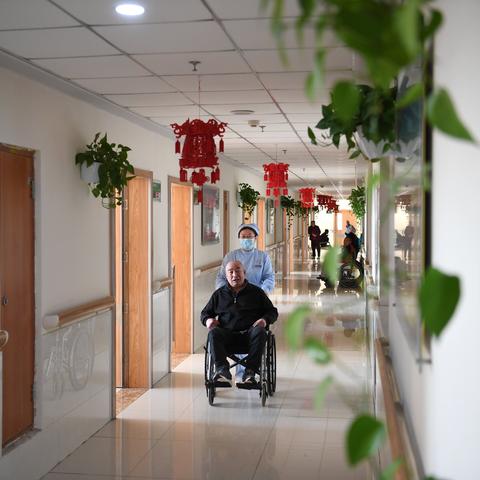 父母没交社保，我们该怎么投资来守护他们？
