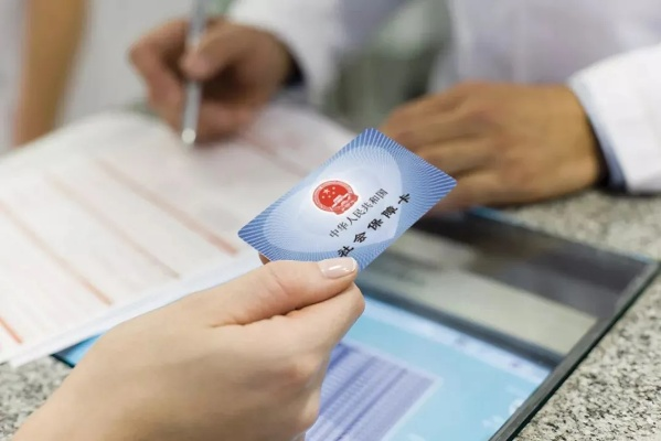 不交社保？单位可能赔到「肉疼」你该怎么做？