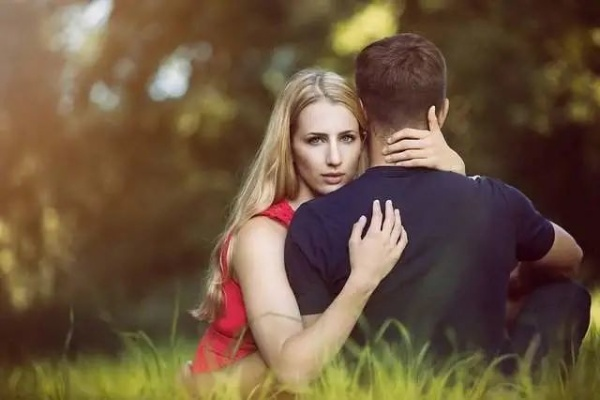 女人离婚后，到底多久才能再次嫁人呢？