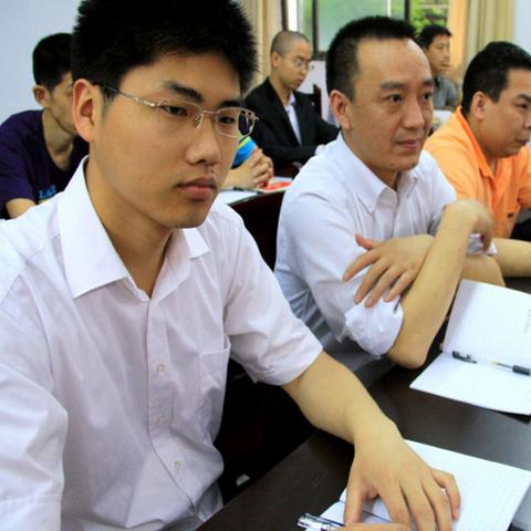公务员交不交社保？一场关于公平与保障的疑问