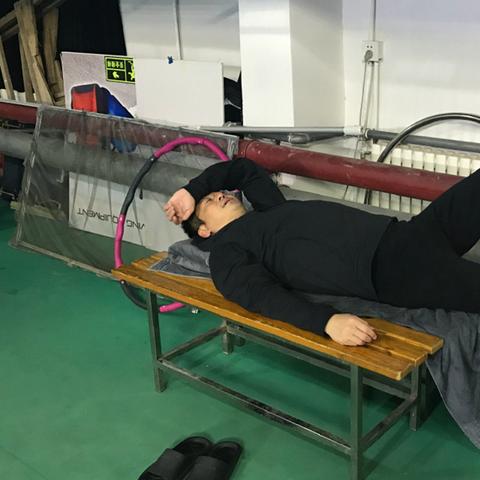 手掌骨折了，能算轻伤吗？到底咋判定的？