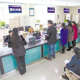 上班第一个月不交社保，是公司省钱还是员工吃亏？