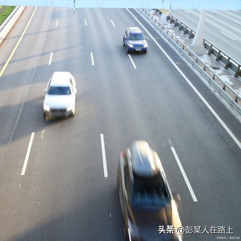 行人横穿马路被撞，责任到底该由谁承担？