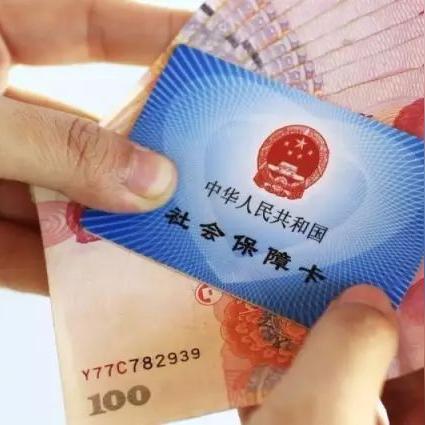 产假期间，公司不交社保，这合法吗？