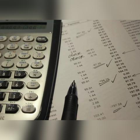 微粒贷逾期1年，如何化解债务危机？律师专业指南