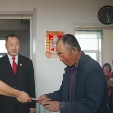 贷款逾期收到催收短信，结果反被告了？这事儿到底谁在理？