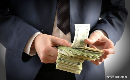 被人砍成轻伤，第一时间该怎么处理？对方会坐牢吗？能赔多少钱？