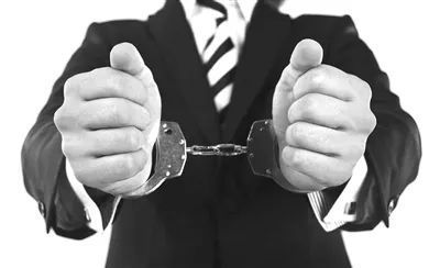 故意伤人致轻伤，法院一般会怎么判？嫌疑人又该怎么办？