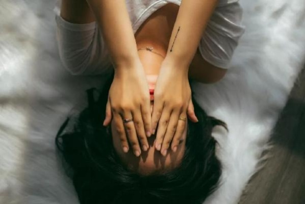 离婚后的情感期是多久？如何走出情感阴影？