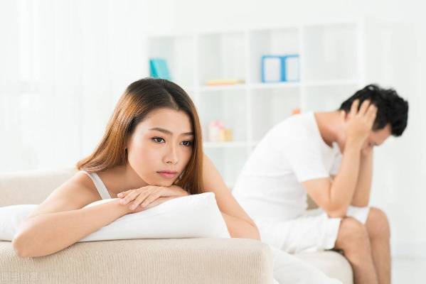 离婚后多久女人会平静？关键因素与实用建议