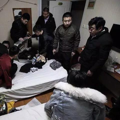 被仙人跳了怎么办？报警有用吗？还能私了不？