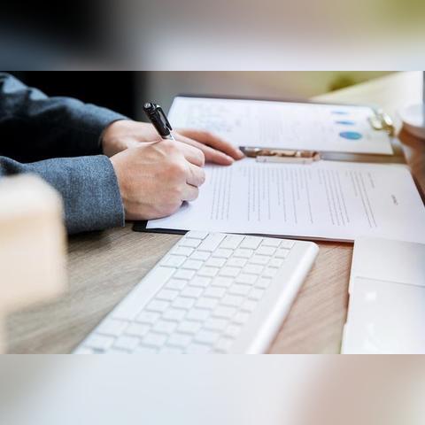 贷款逾期被起诉了，最后会怎样？房子车子保得住吗？