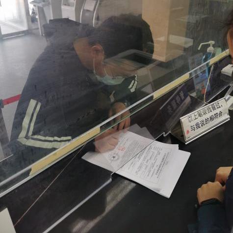 停车霸位没人管？教你三招合法举报，让违停无处可藏！