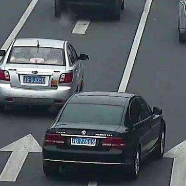 实线变道被拍了怎么罚?扣分还是罚款?一不小心就栽在路上! 实线变道被拍了怎么罚?扣分还是罚款?一不小心就栽在路上!