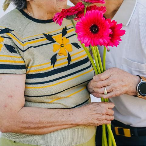 交通事故起诉，怎么聘请律师？费用贵不贵？