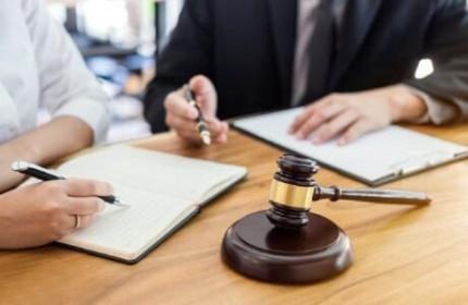 刑事案请律师需要注意什么？关键时刻如何应对？