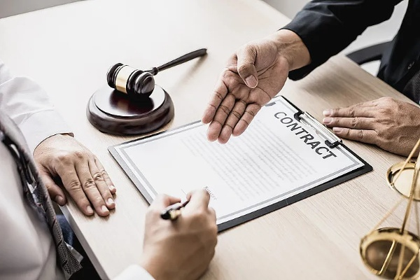 如何请律师签协议？协议条款要注意什么？