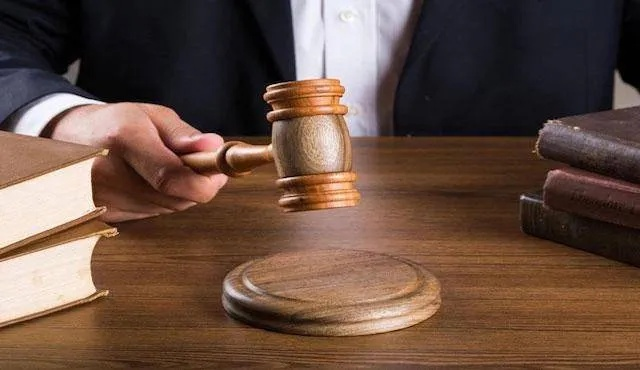 先起诉还是先请律师?面对法律纠纷的正确选择 先起诉还是先请律师?面对法律纠纷的正确选择