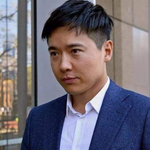 一般交通事故请律师费高吗？突然出事故了怎么办？