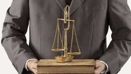 请律师有风险吗？如何规避潜在陷阱？