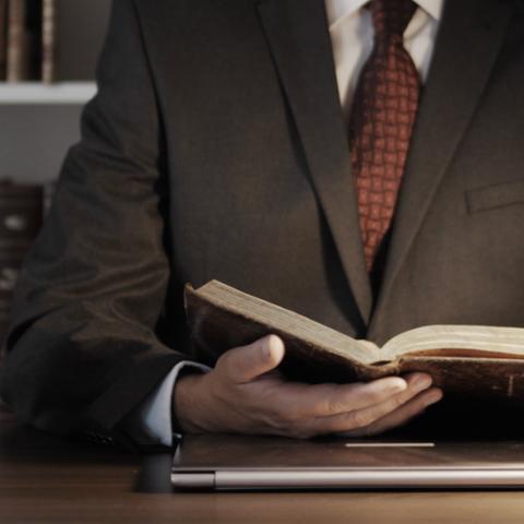 轻伤有必要请律师吗?遇到伤害该怎么办? 轻伤有必要请律师吗?遇到伤害该怎么办?