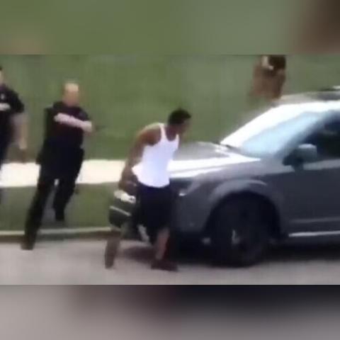 被警察抓了怎么请律师?紧急应对全攻略 被警察抓了怎么请律师?紧急应对全攻略