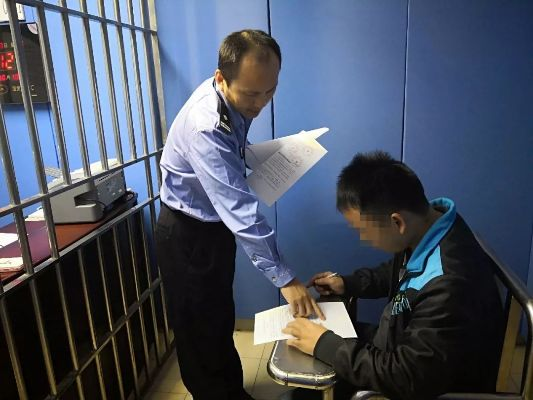 被行政拘留了，能请律师吗？突然被拘了怎么办？