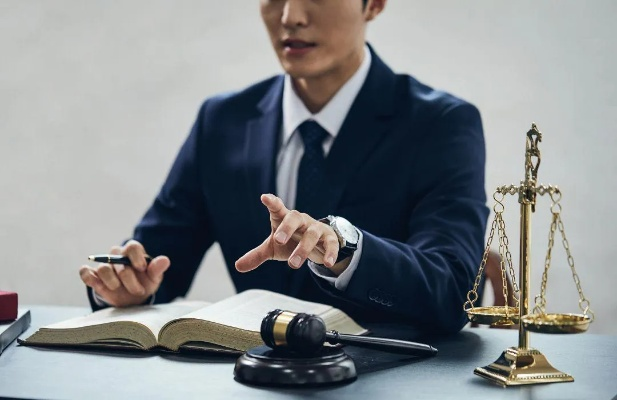 起诉离婚要不要请律师?不请律师会有什么风险? 起诉离婚要不要请律师?不请律师会有什么风险?