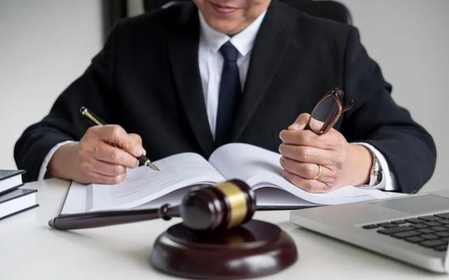 劳动仲裁开庭要请律师?别慌,专业律师教你高效应对和胜诉 劳动仲裁开庭要请律师?别慌,专业律师教你高效应对和胜诉