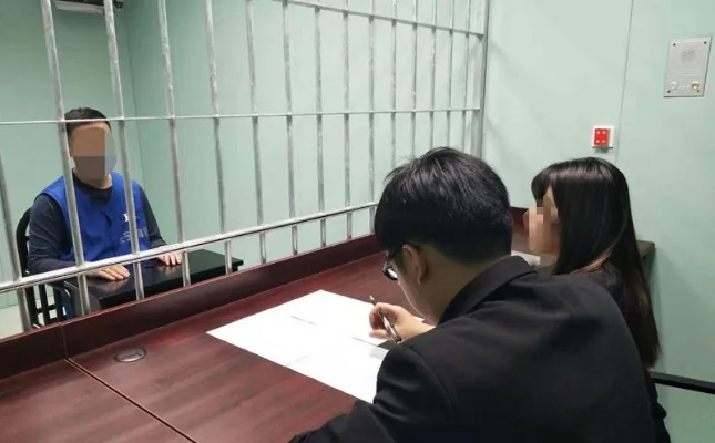 犯罪嫌疑人如何请律师?突然被拘留了怎么办? 犯罪嫌疑人如何请律师?突然被拘留了怎么办?