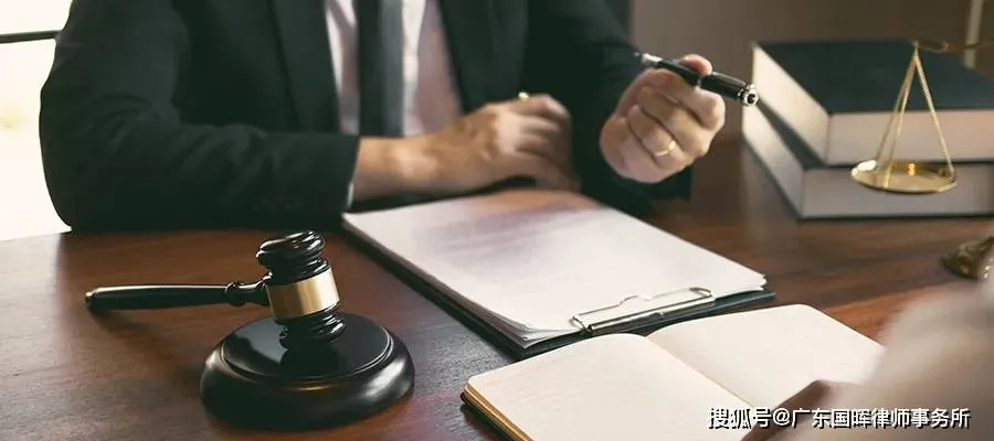 嫌疑人自己请律师还是法院指定?如何确保你的合法权益? 嫌疑人自己请律师还是法院指定?如何确保你的合法权益?