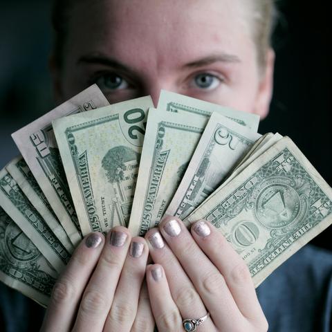 借钱不还多久算老赖？超过这个时间，可能就不是欠钱那么简单了！