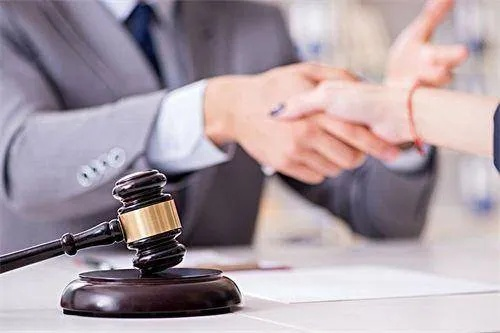 民事纠纷处理要请律师吗？遇到纠纷时如何明智抉择？