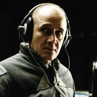 刑诉法对聘请律师人数，一两个就够了？还是多多益善？