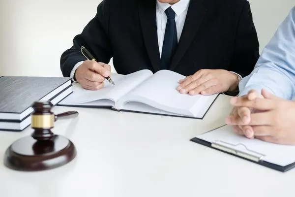 听证会不请律师怎么办？潜在风险知多少？