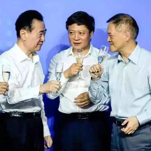 借钱时称兄道弟，还钱时装失联？老赖曝光有用吗，怎么治才最狠？