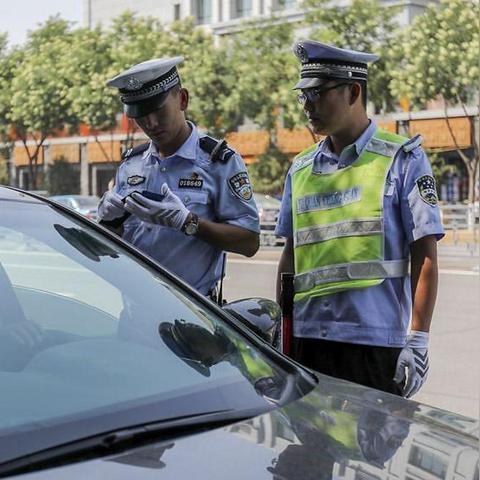 套牌车被抓了怎么办?罚款多少?会坐牢吗? 套牌车被抓了怎么办?罚款多少?会坐牢吗?