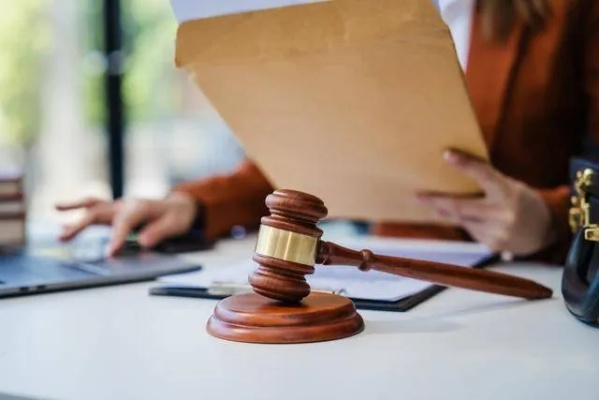 请律师打官司最低得两万吗？别被谣言误导了！