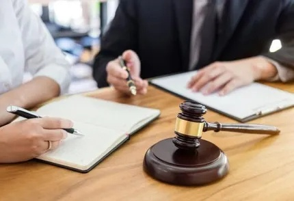 被刑拘后怎么请律师见面？突然被拘怎么办？