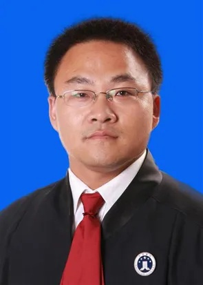 张小雷请律师了吗？遇到法律麻烦时如何抉择