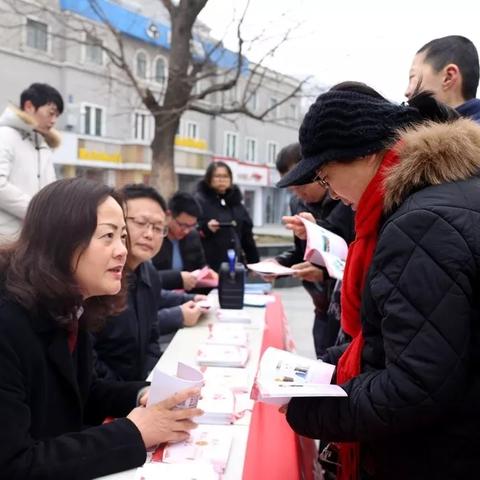 安庆请律师大概多少钱一个月？律师费用如何计算？