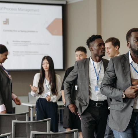 社保怎么转？换城市工作别慌，手把手教你无缝衔接五险一金！